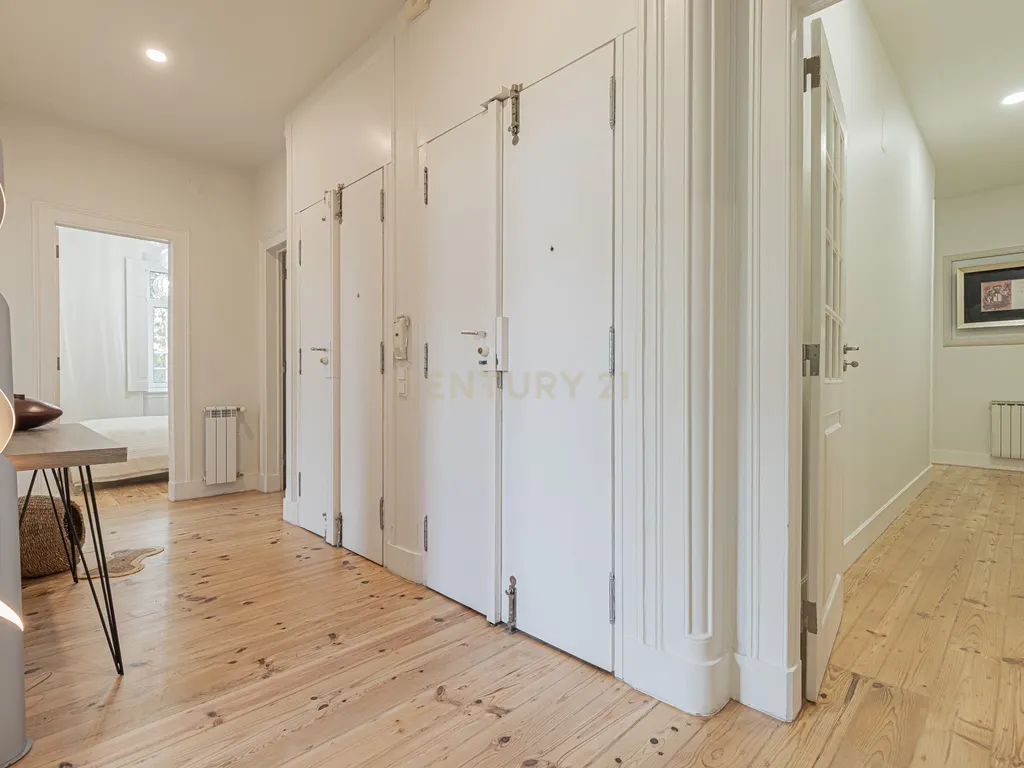Apartamento T7 na Av. Magalhães de Lima em Lisboa - Image 15