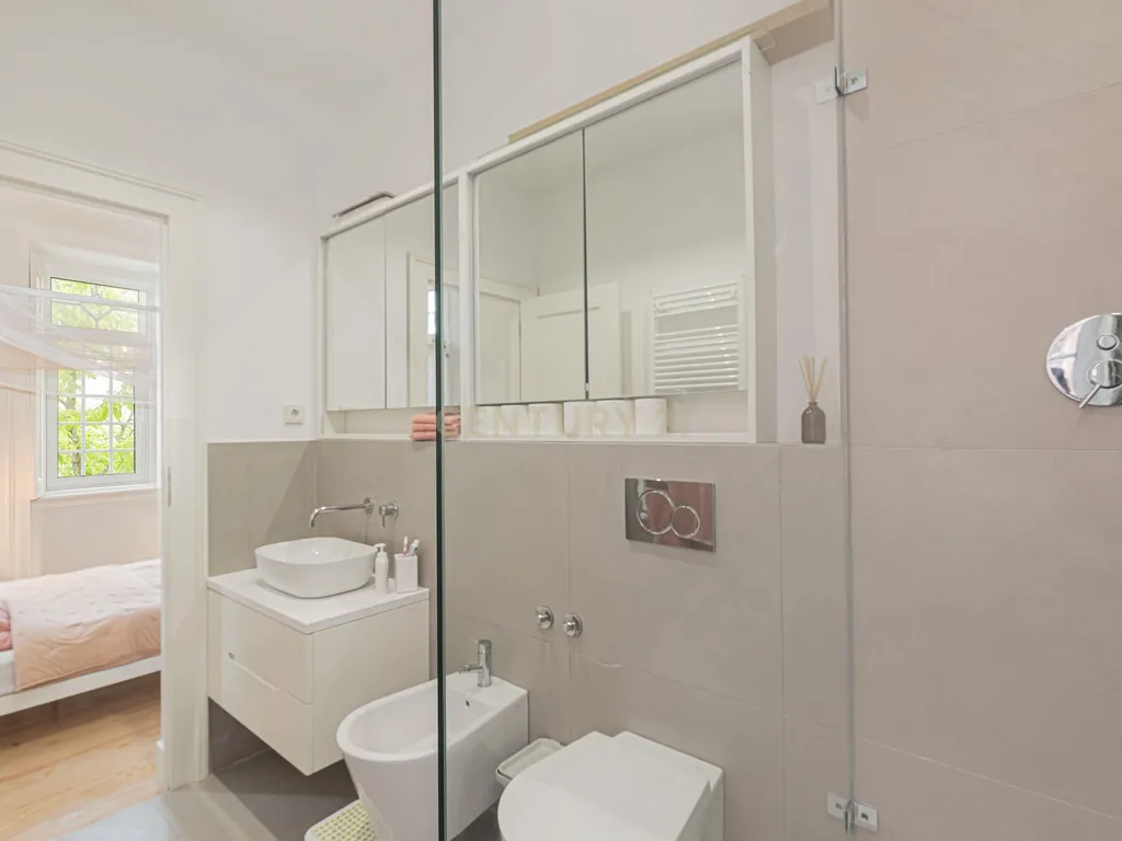 Apartamento T7 na Av. Magalhães de Lima em Lisboa - Image 32