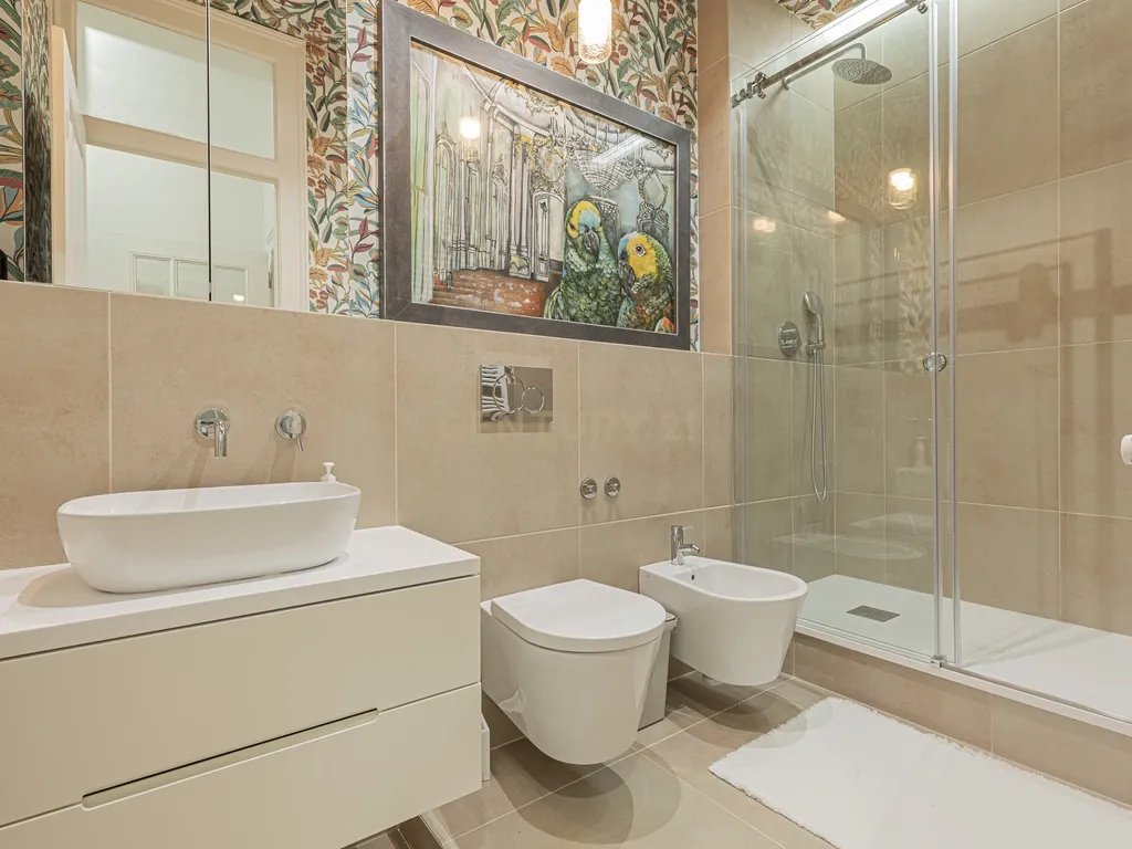 Apartamento T7 na Av. Magalhães de Lima em Lisboa - Image 42