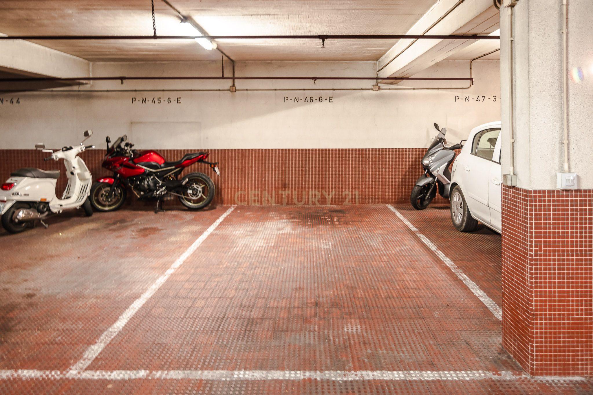 Apartamento T3 Carnide com 2 lugares de garagem - Image 29