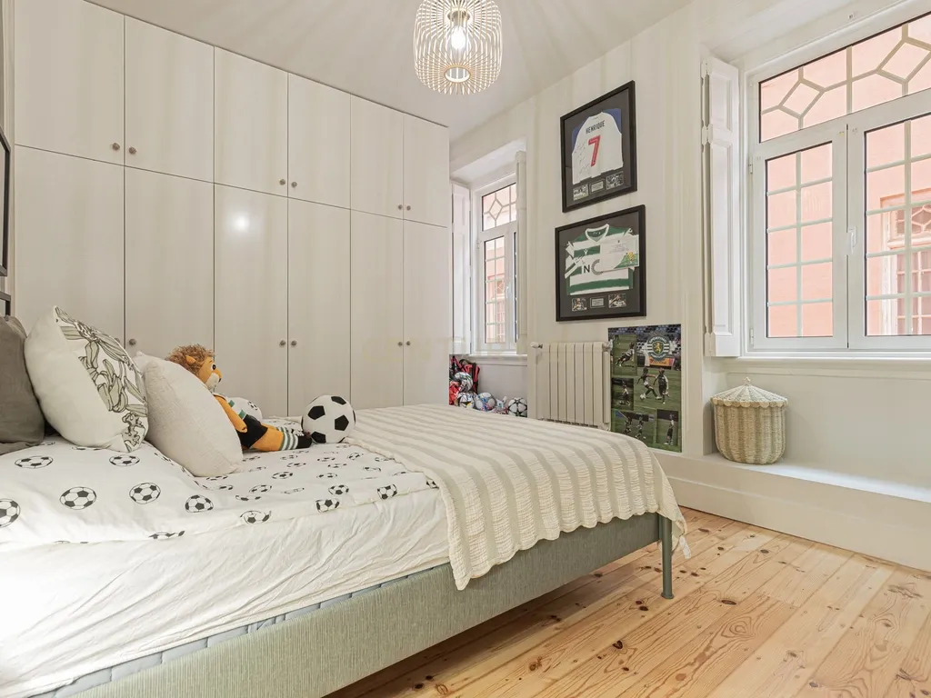 Apartamento T7 na Av. Magalhães de Lima em Lisboa - Image 38