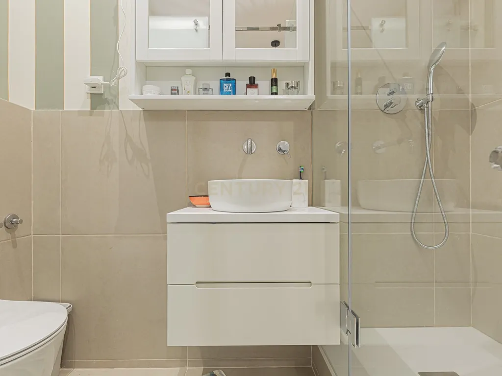 Apartamento T7 na Av. Magalhães de Lima em Lisboa - Image 45