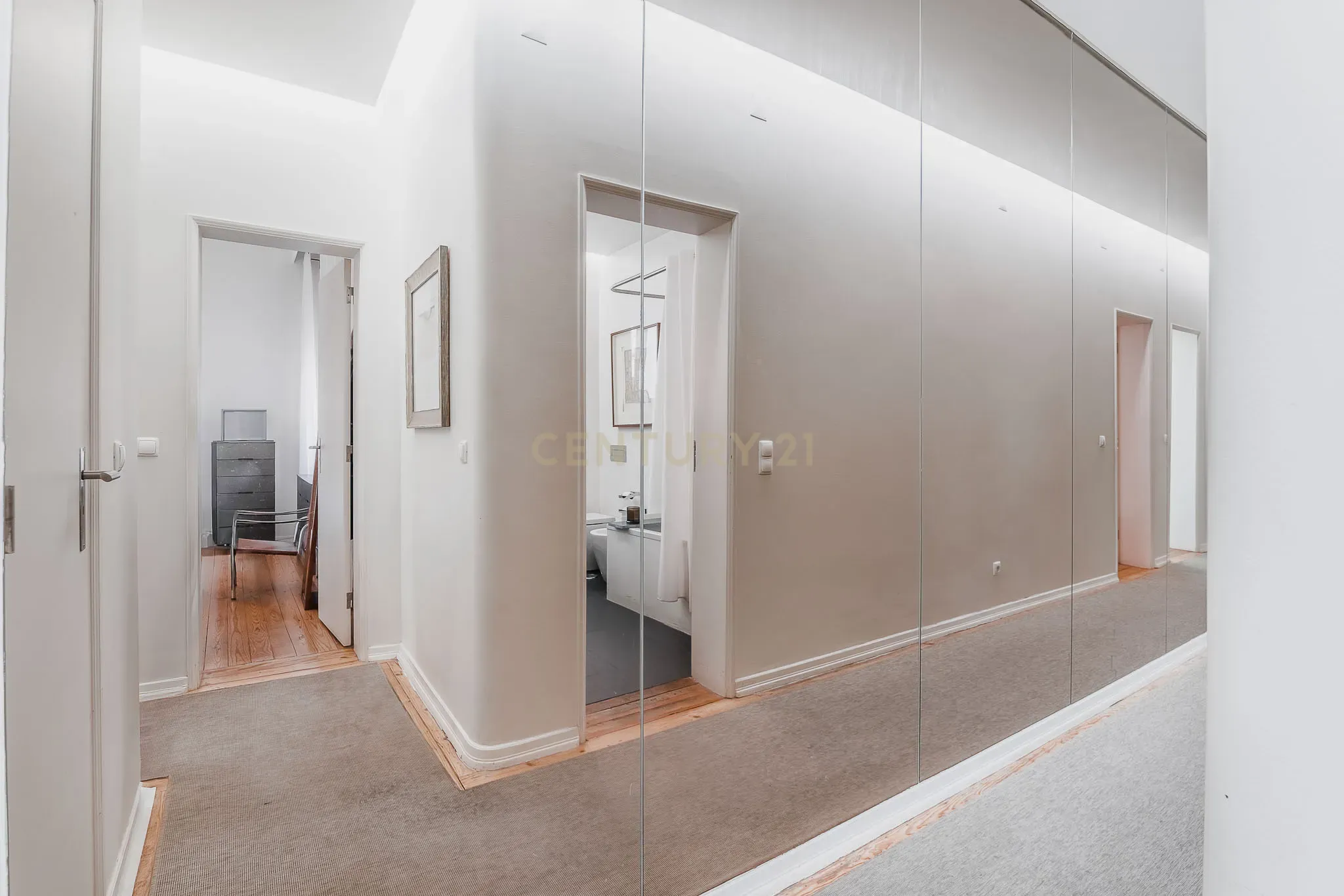 T3 Bairro dos Atores com espaço exterior - Image 10