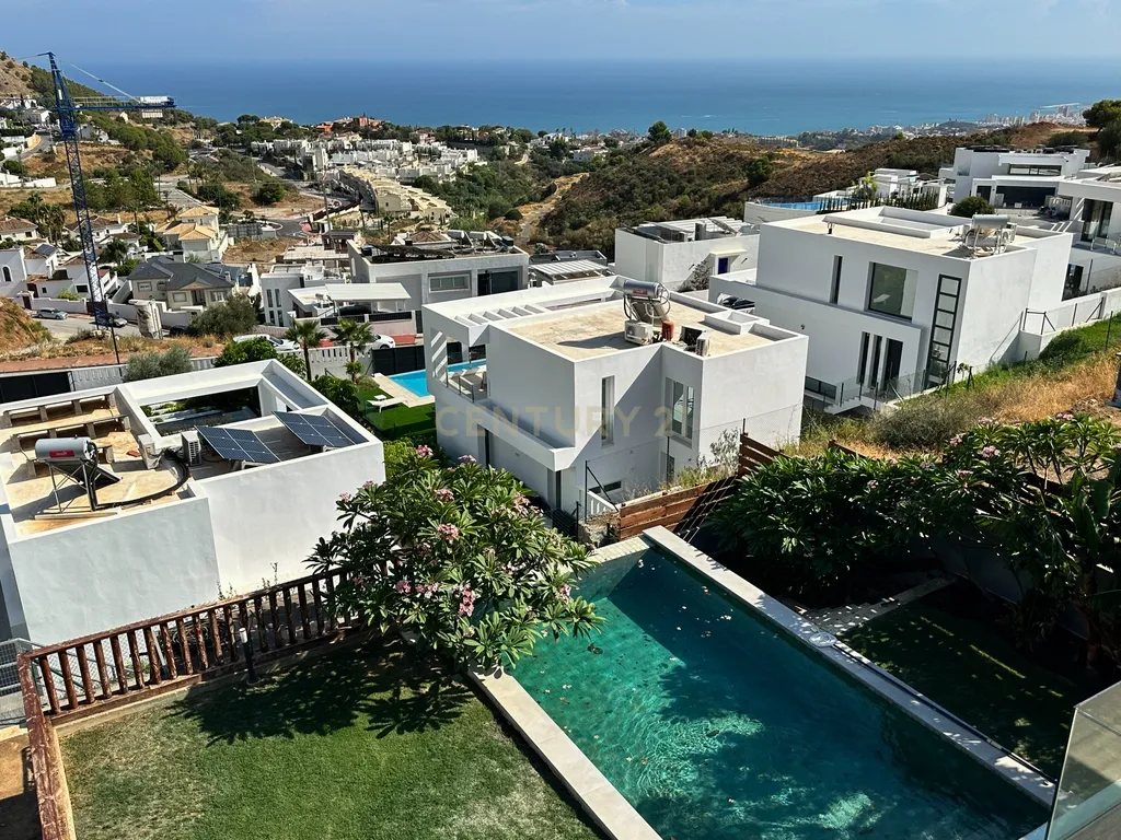Moradia contemporânea de luxo com vistas panorâmicas em Mijas Costa - Image 28