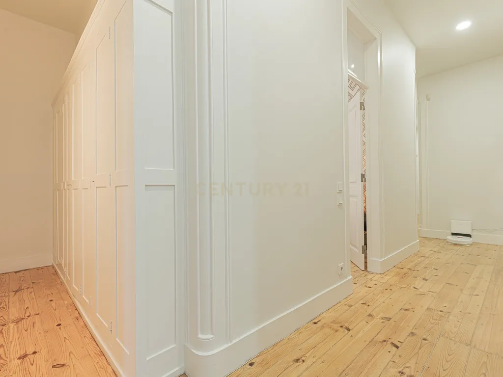 Apartamento T7 na Av. Magalhães de Lima em Lisboa - Image 65