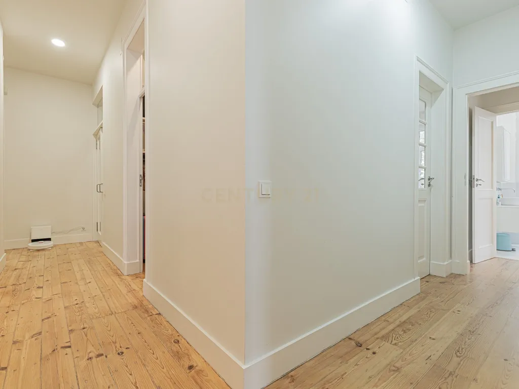 Apartamento T7 na Av. Magalhães de Lima em Lisboa - Image 66