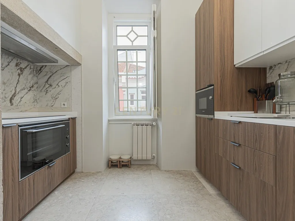 Apartamento T7 na Av. Magalhães de Lima em Lisboa - Image 71