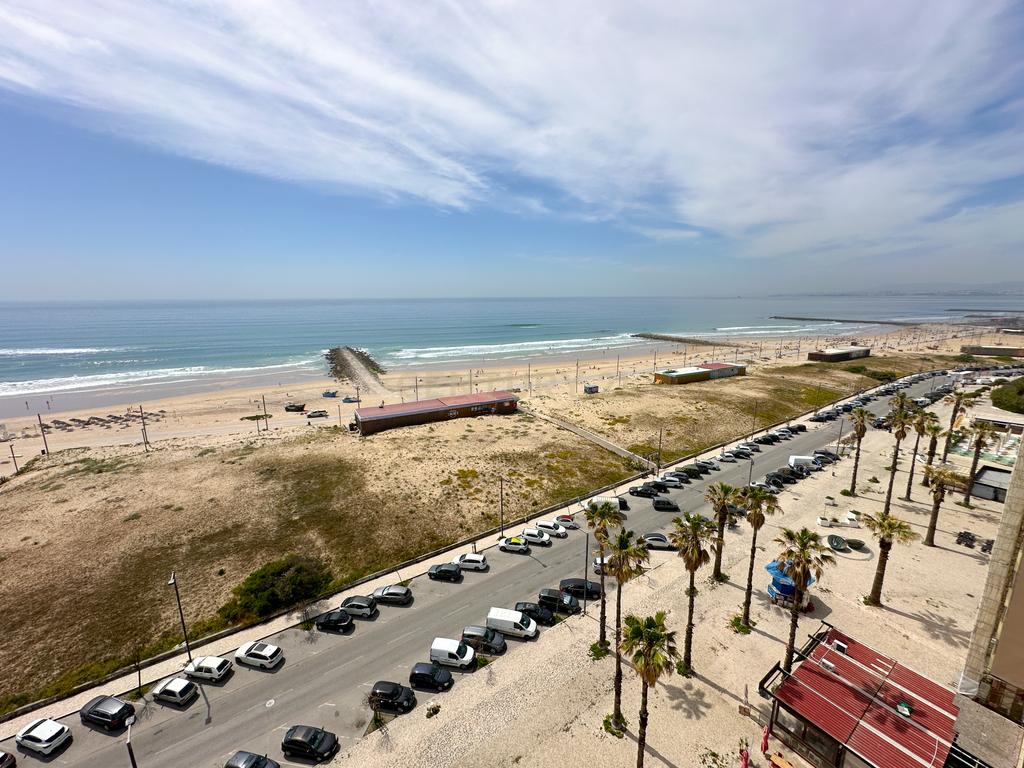 Apartamento T1, com Piscina, Parqueamento e Vista Mar - Image 19
