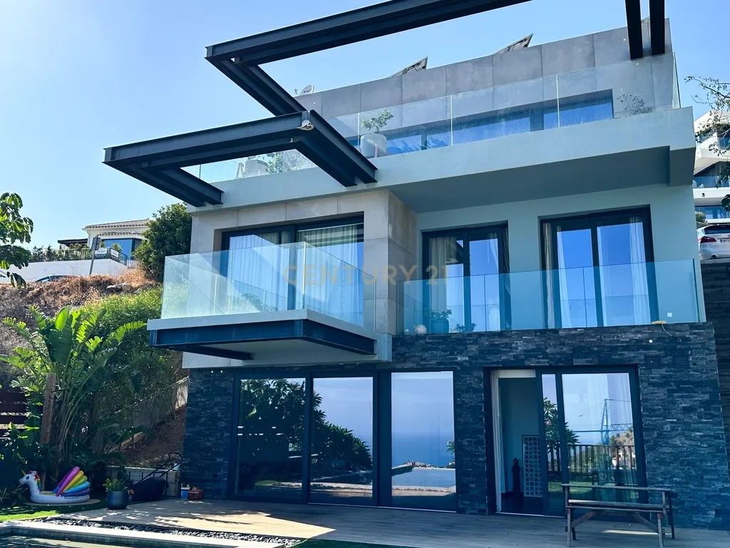 Moradia contemporânea de luxo com vistas panorâmicas em Mijas Costa - Image 21