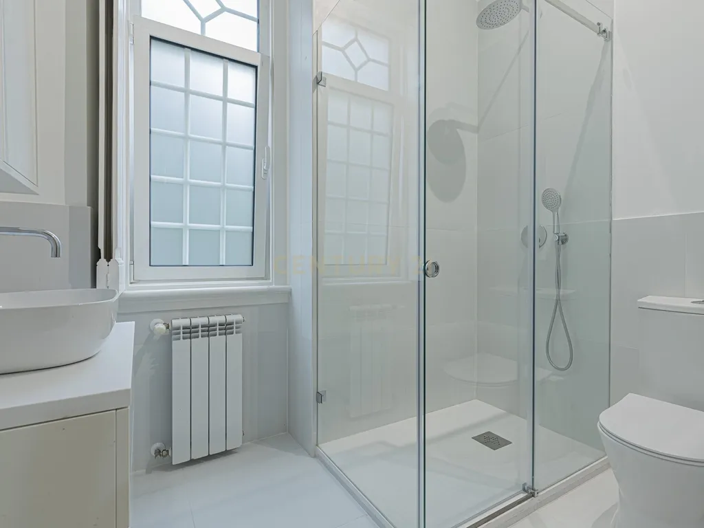Apartamento T7 na Av. Magalhães de Lima em Lisboa - Image 80