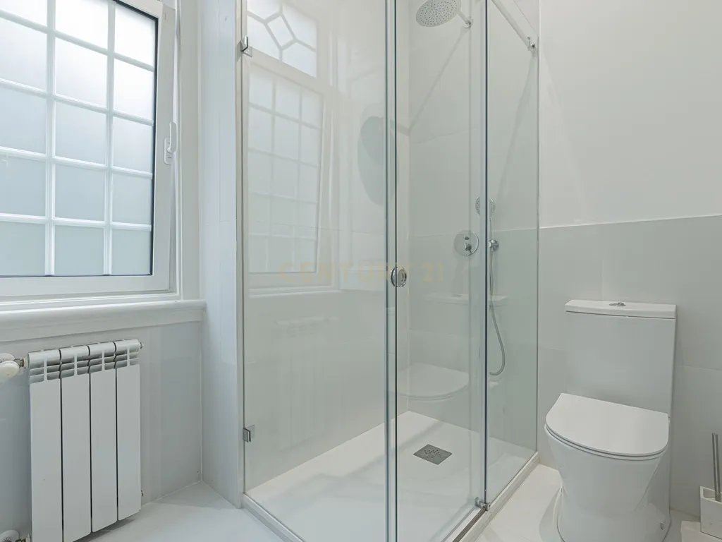 Apartamento T7 na Av. Magalhães de Lima em Lisboa - Image 82