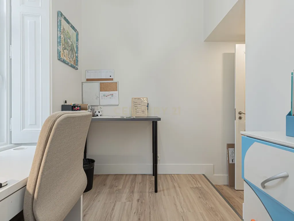 Apartamento T7 na Av. Magalhães de Lima em Lisboa - Image 85