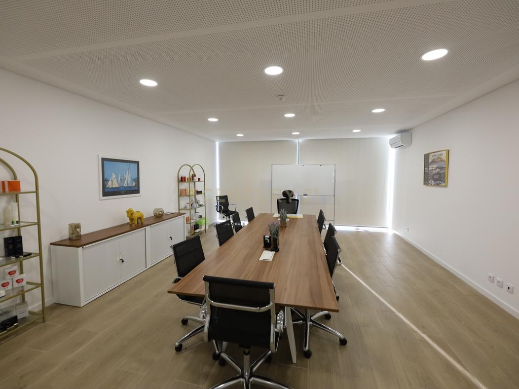 Pavilhão Industrial em Sernancelhe - Image 38