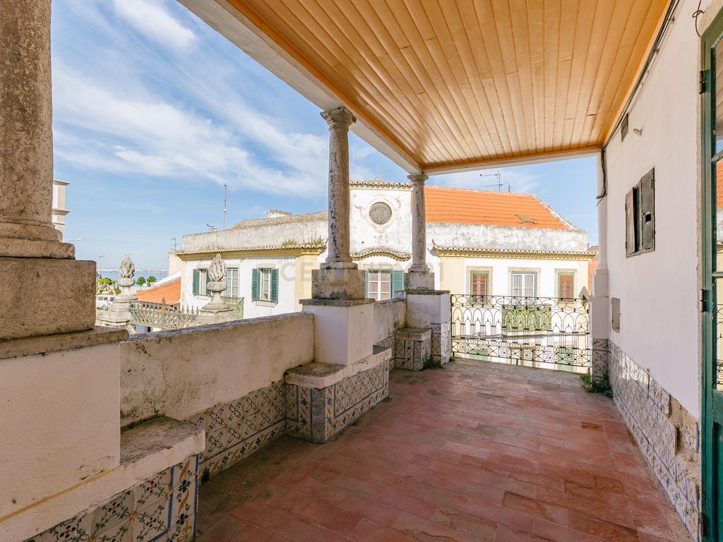 Palacete histórico - um imóvel único junto ao rio no centro da vila de Alcochete - Image 14