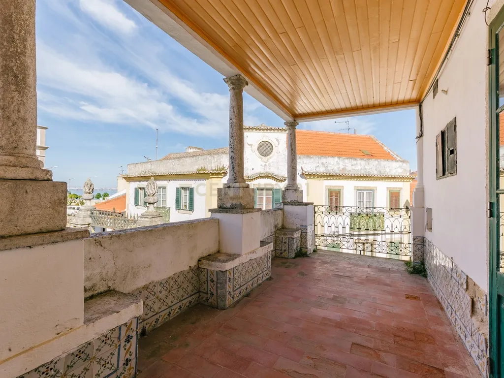 Palacete histórico - um imóvel único junto ao rio no centro da vila de Alcochete - Image 14