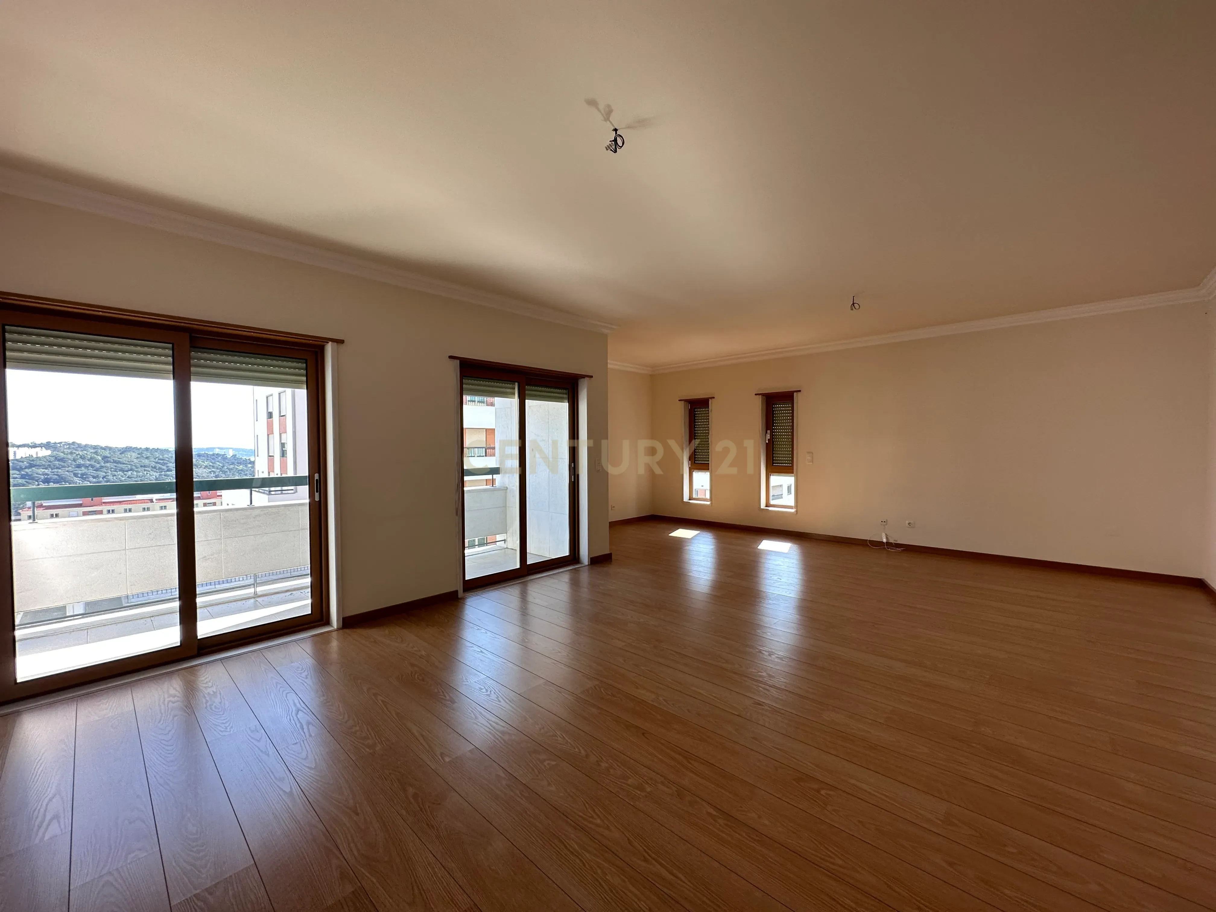 3 Bedroom Apartment in Nova Queijas - View 2