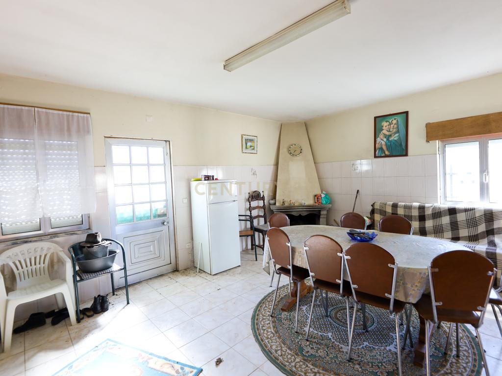 Moradia e anexos em Vila Cortês da Serra - Gouveia - Image 15