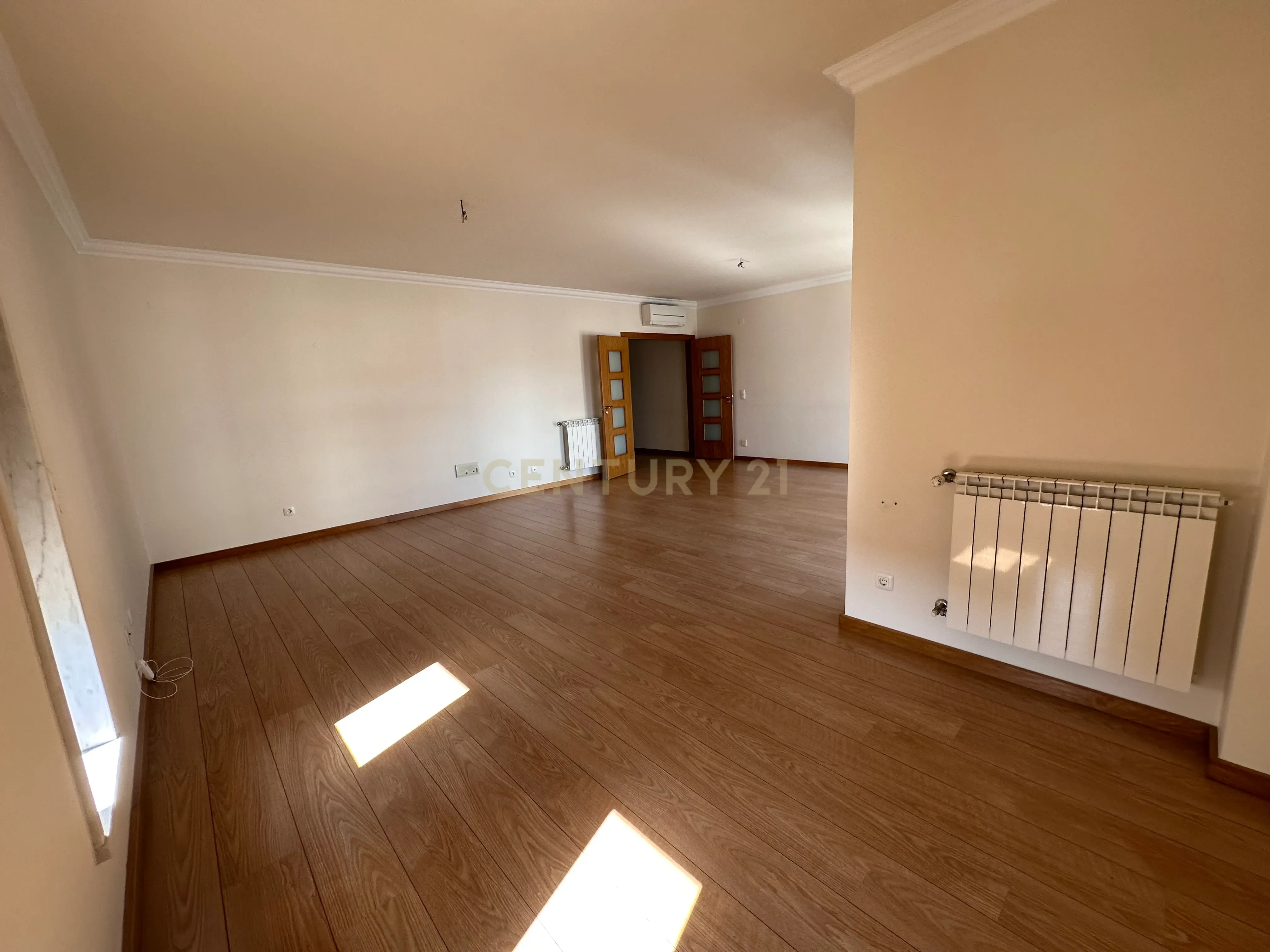 3 Bedroom Apartment in Nova Queijas - View 5