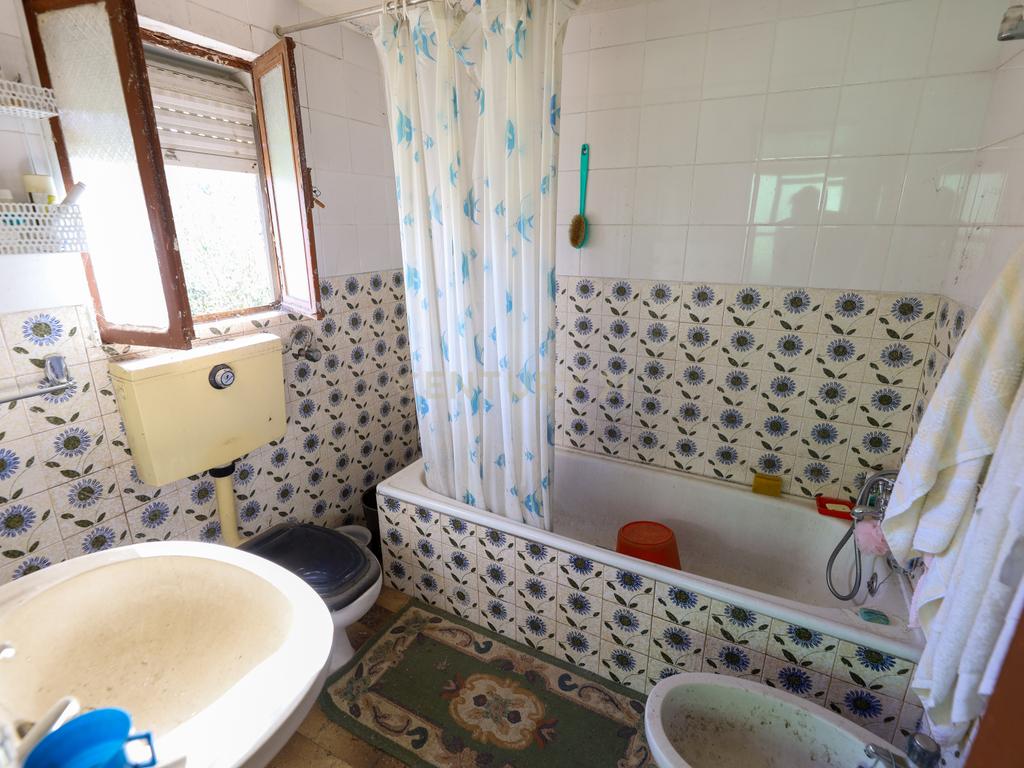 Moradia e anexos em Vila Cortês da Serra - Gouveia - Image 12