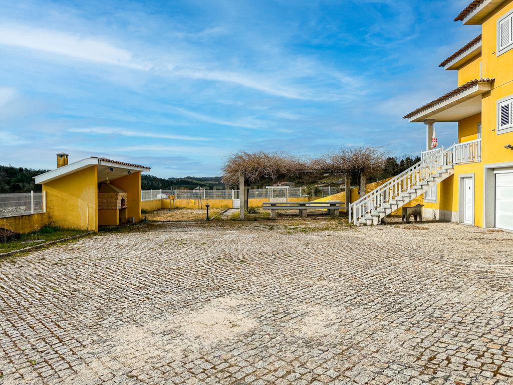 Empreendimento - Quinta com 3,5ha (35.288m²) - Moradia T5, com amendoeiras e oliveiras. Vila Flor - Bragança - Image 7