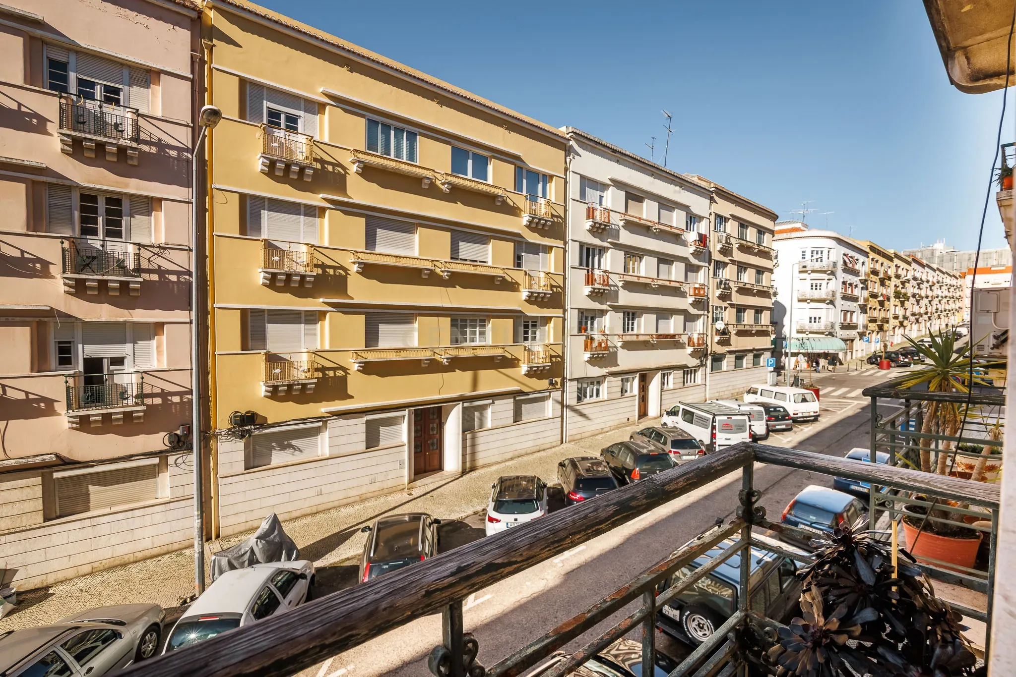 T3 Bairro dos Atores com espaço exterior - Image 35