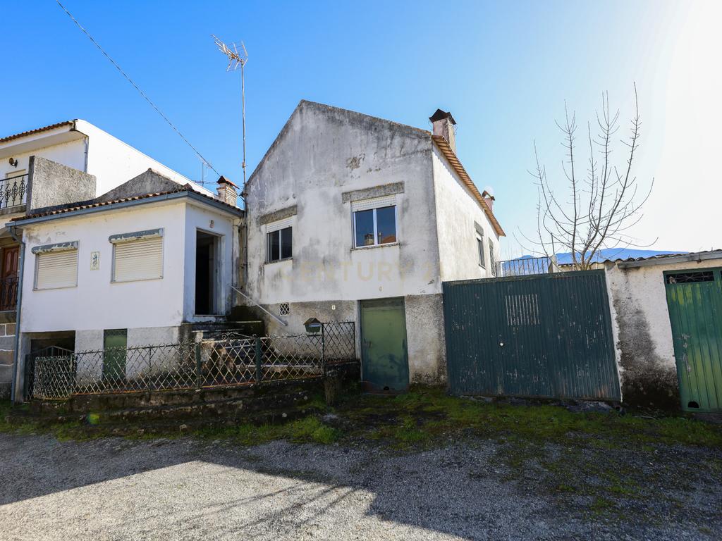 Moradia e anexos em Vila Cortês da Serra - Gouveia - Image 6