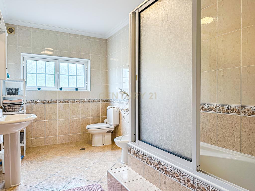 Empreendimento - Quinta com 3,5ha (35.288m²) - Moradia T5, com amendoeiras e oliveiras. Vila Flor - Bragança - Image 30