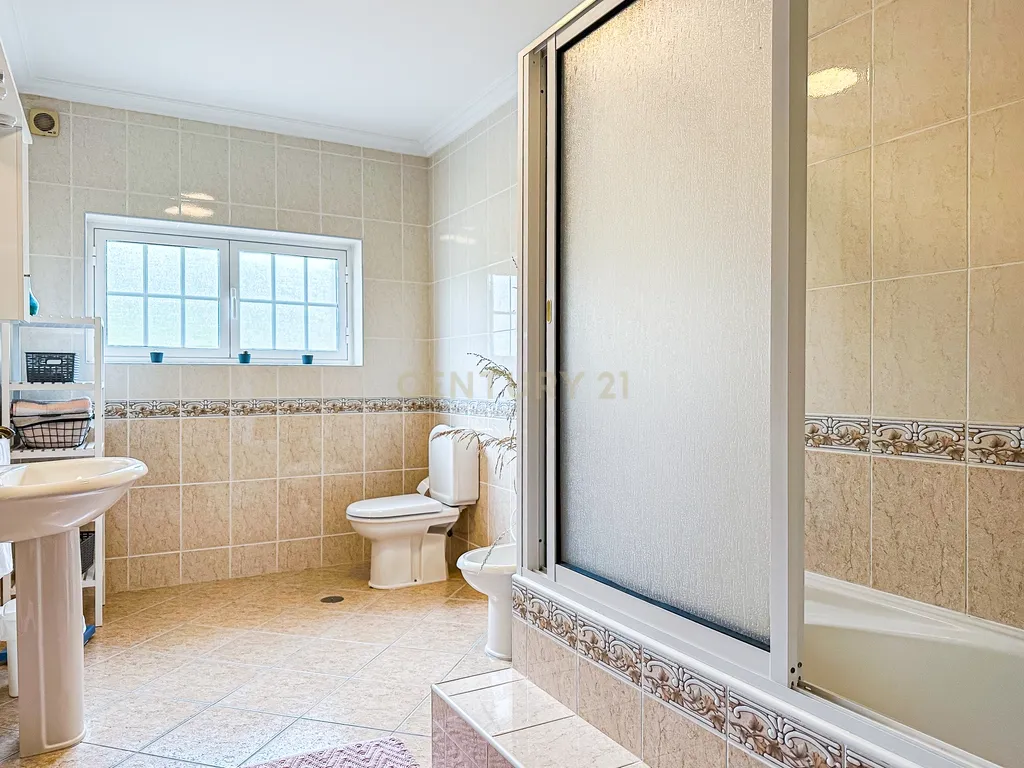 Empreendimento - Quinta com 3,5ha (35.288m²) - Moradia T5, com amendoeiras e oliveiras. Vila Flor - Bragança - Image 30