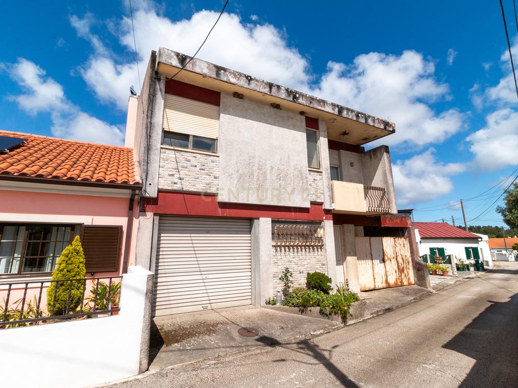 Moradia T5 na Marinha Grande - Image 1