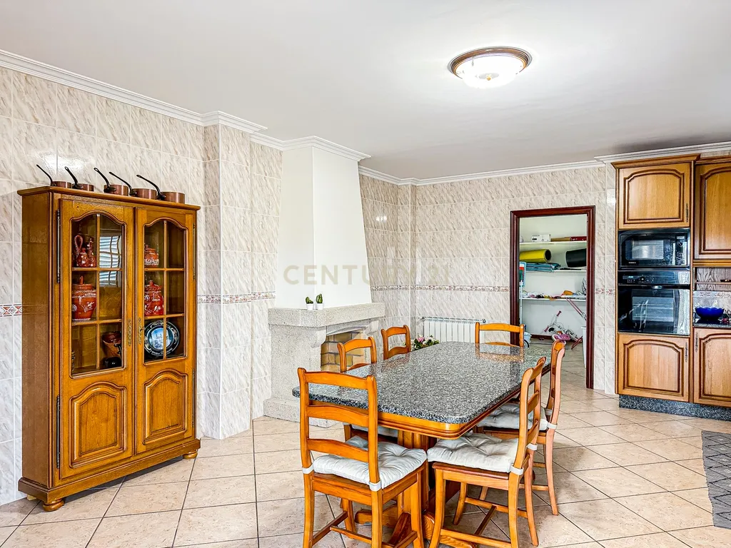 Empreendimento - Quinta com 3,5ha (35.288m²) - Moradia T5, com amendoeiras e oliveiras. Vila Flor - Bragança - Image 10