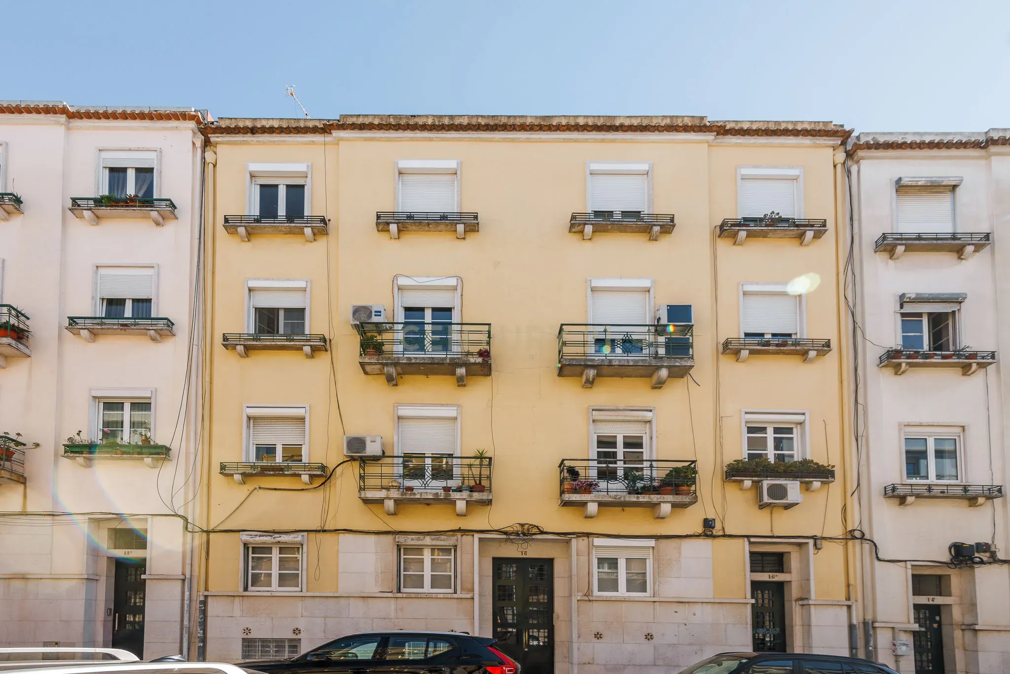 T3 Bairro dos Atores com espaço exterior - Image 36