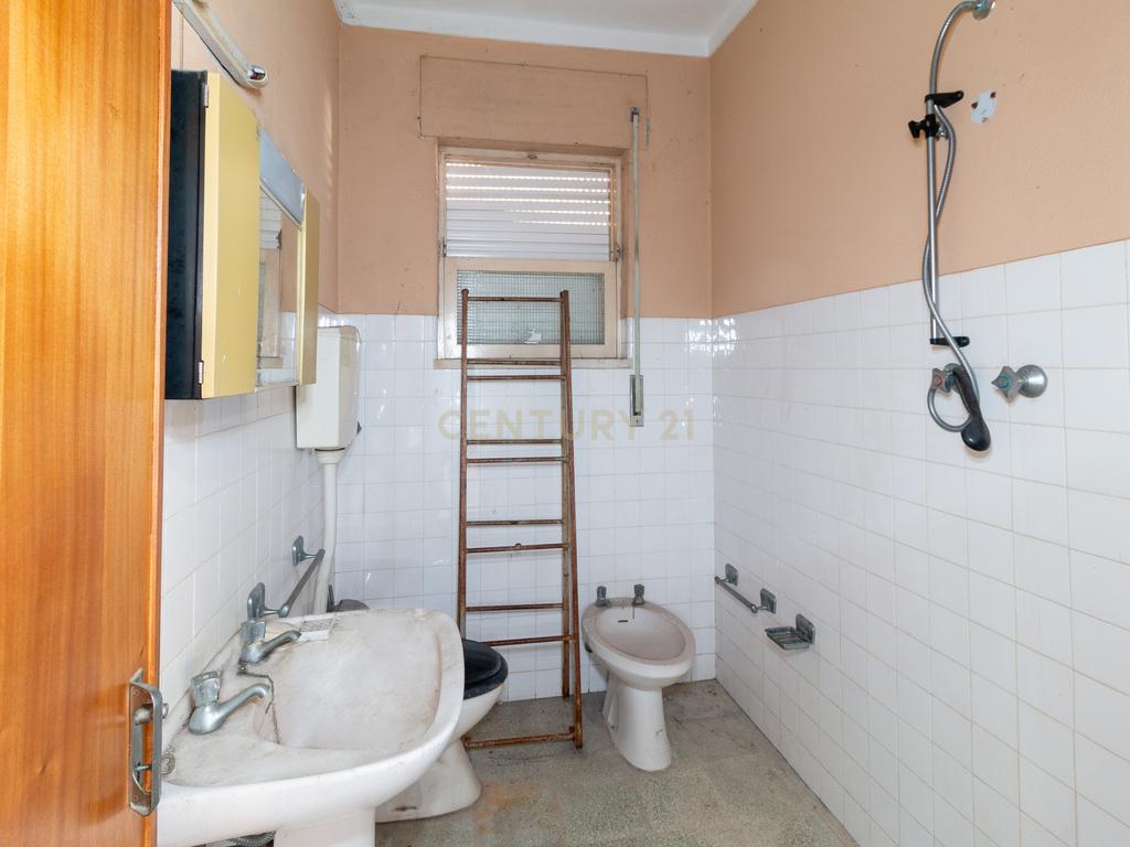 Moradia T5 na Marinha Grande - Image 11