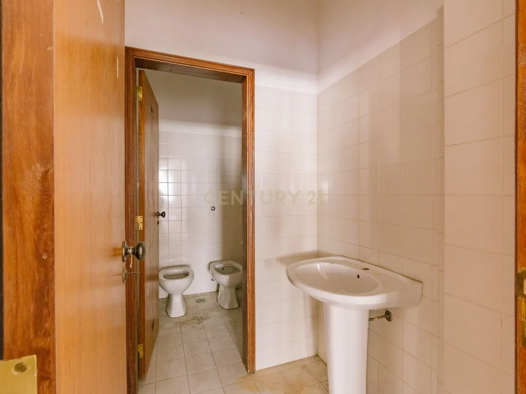 Loja Urbanização Quinta do Património/Sacavém - Image 6