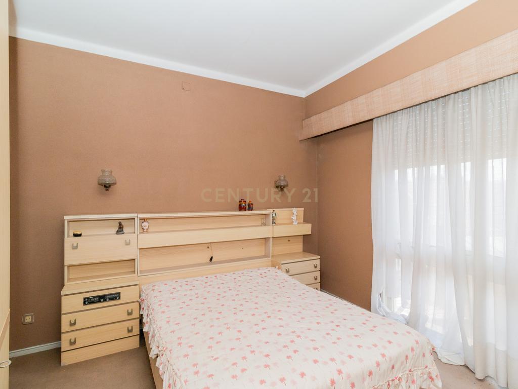 Moradia T5 na Marinha Grande - Image 4