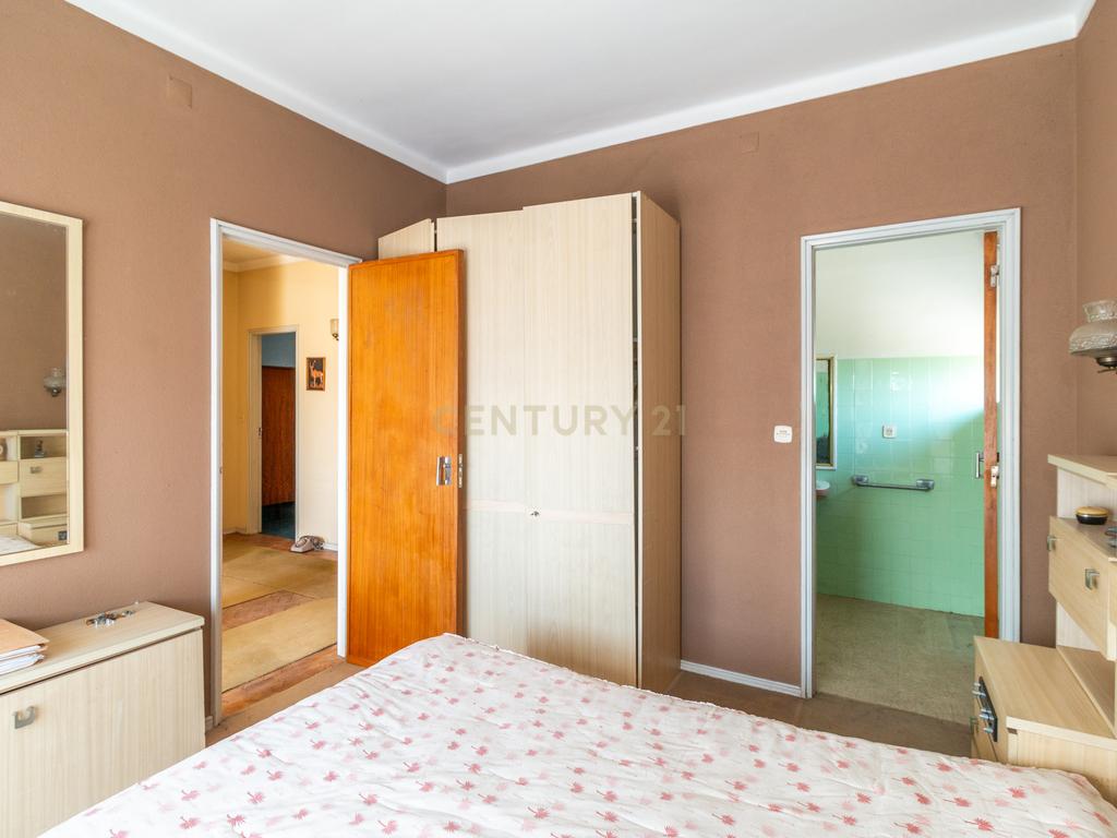Moradia T5 na Marinha Grande - Image 2