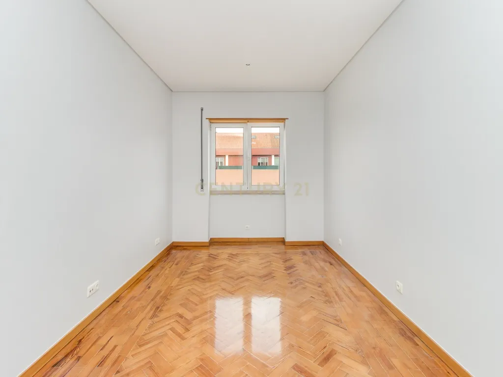 PRÉDIO DE OITO FOGOS DEVOLUTOS. TERRAÇO DE 100M2. ALTO RENDIMENTO ANUAL. - Image 22