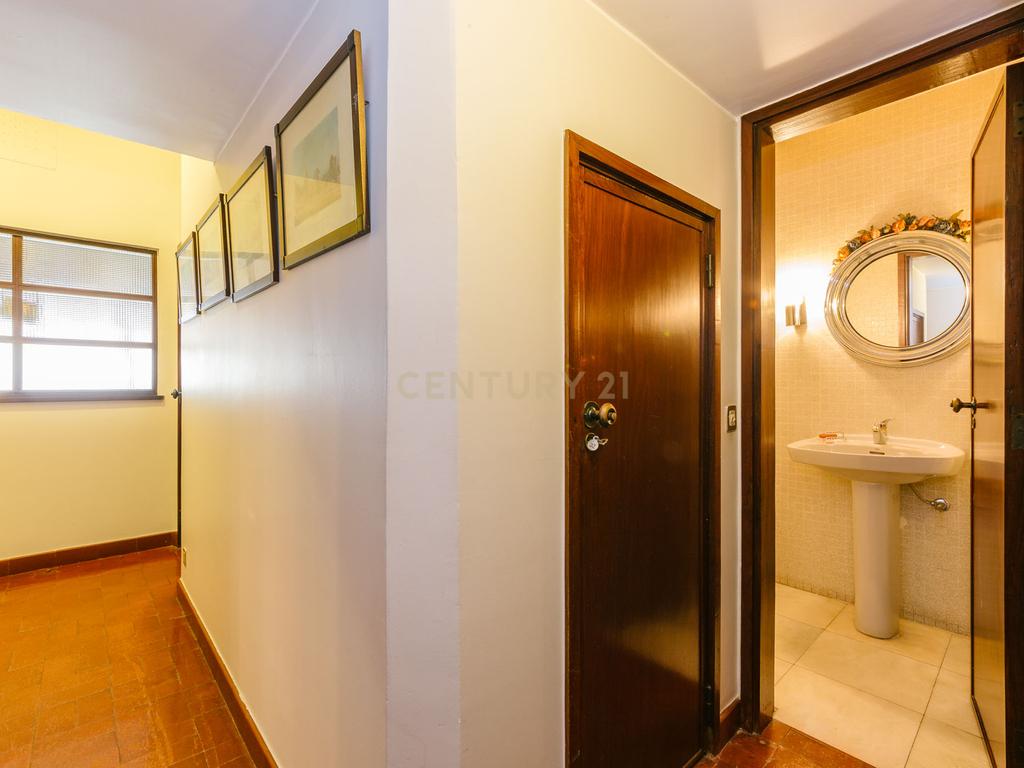 Moradia T4+1  junto ao Parque do Montijo - Image 16