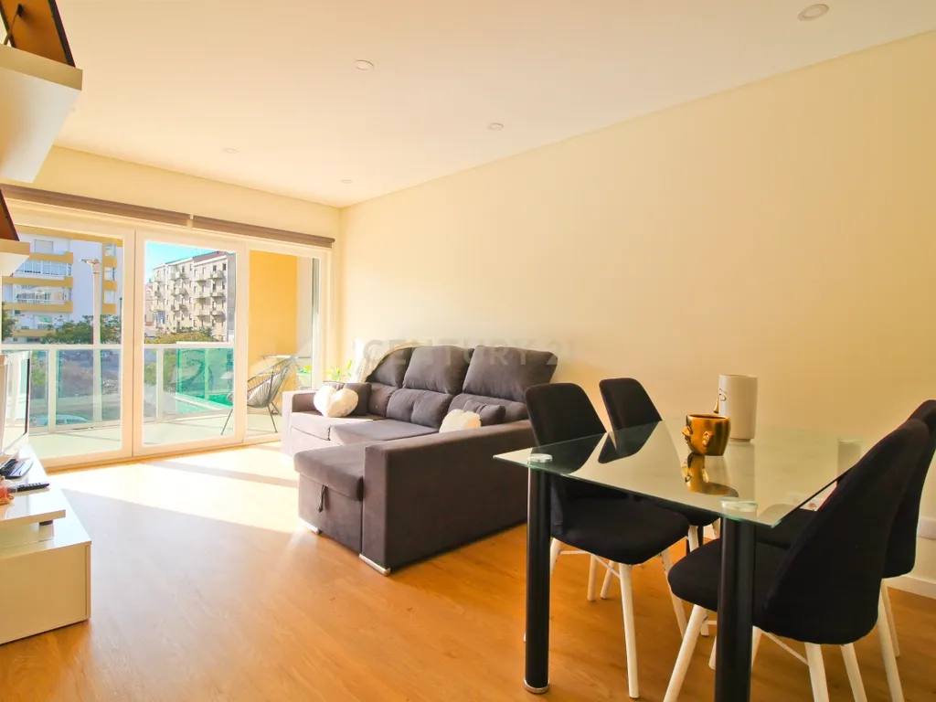 Apartamento T1 c/ garagem novo de 2022 em Portimão - Image 19