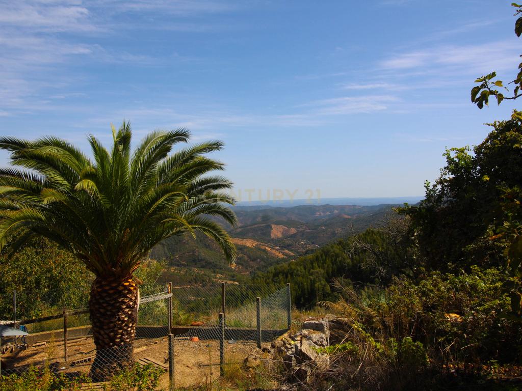Casa típica algarvia está situada na pitoresca vila de Alcaria do Peso, em Monchique. - Image 14