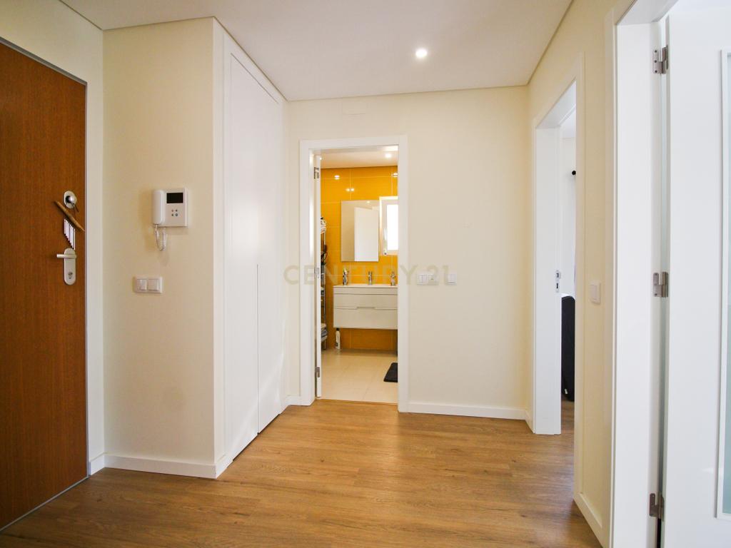 Apartamento T1 c/ garagem  novo de 2022 em Portimão - Image 20