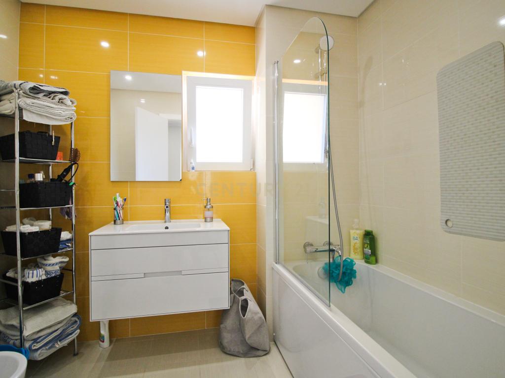 Apartamento T1 c/ garagem  novo de 2022 em Portimão - Image 14
