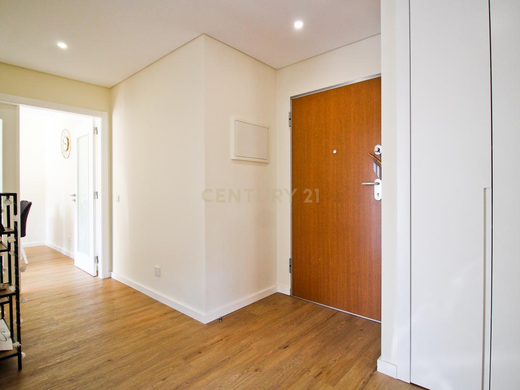 Apartamento T1 c/ garagem  novo de 2022 em Portimão - Image 9