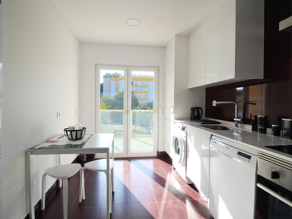 Apartamento T1 c/ garagem  novo de 2022 em Portimão - Image 11
