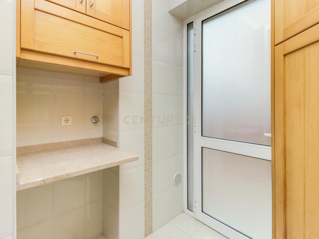 PRÉDIO DE OITO  FOGOS  DEVOLUTOS. TERRAÇO DE 100M2.  ALTO RENDIMENTO ANUAL. - Image 10