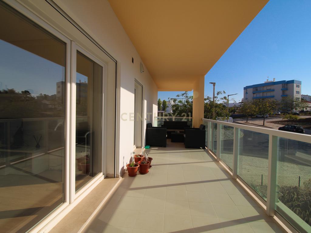 Apartamento T1 c/ garagem  novo de 2022 em Portimão - Image 13