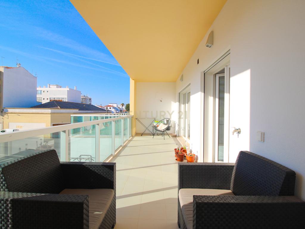Apartamento T1 c/ garagem  novo de 2022 em Portimão - Image 2