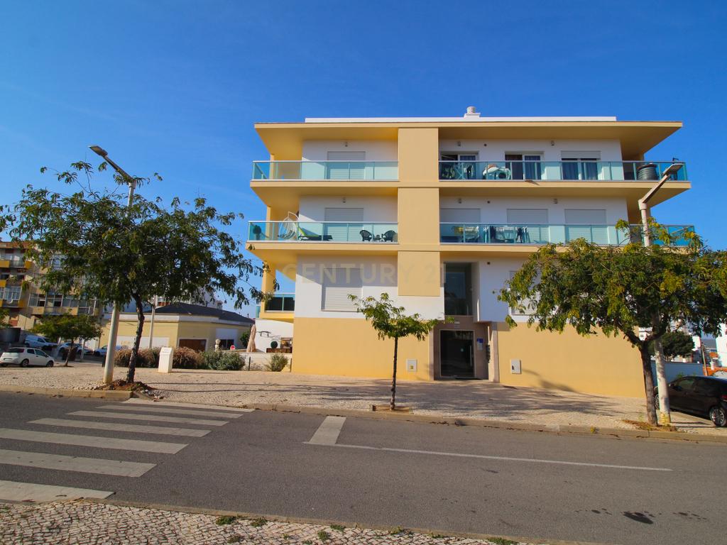 Apartamento T1 c/ garagem  novo de 2022 em Portimão - Image 3