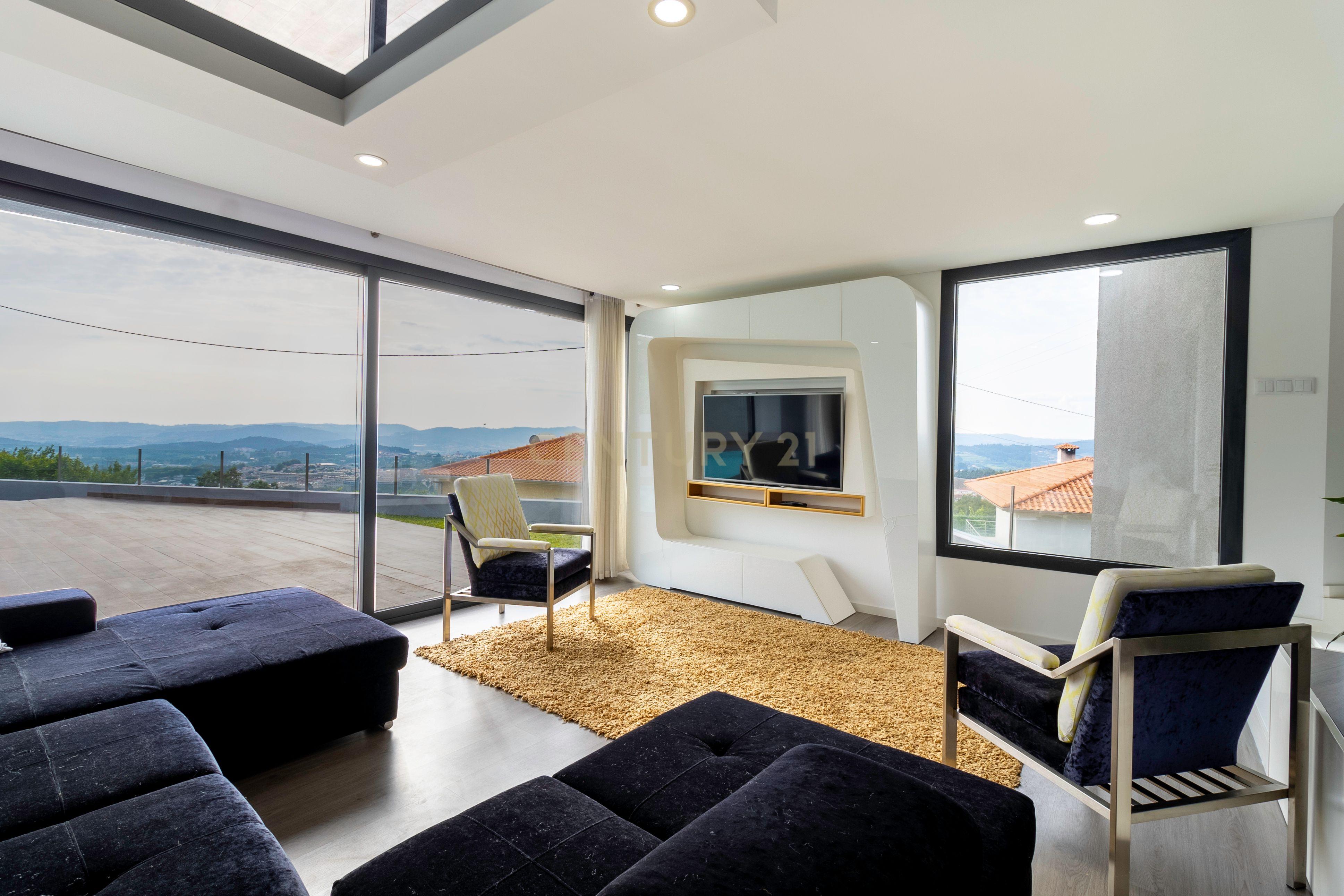 Moradia T3 + 1 Térrea, Individual com Piscina Vistas Panorâmicas em Mesão Frio - Guimarães - Image 13
