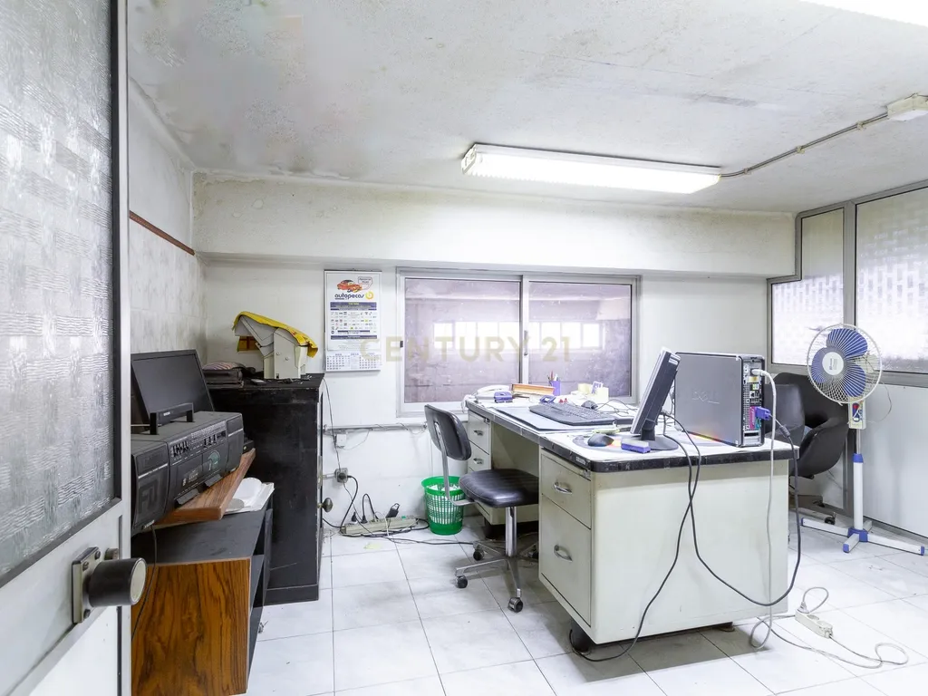 Oficina mecânica para arrendamento a 2 000 € - Image 11