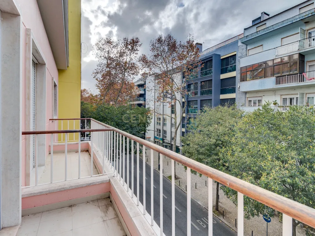 PRÉDIO DE OITO FOGOS DEVOLUTOS. TERRAÇO DE 100M2. ALTO RENDIMENTO ANUAL. - Image 42